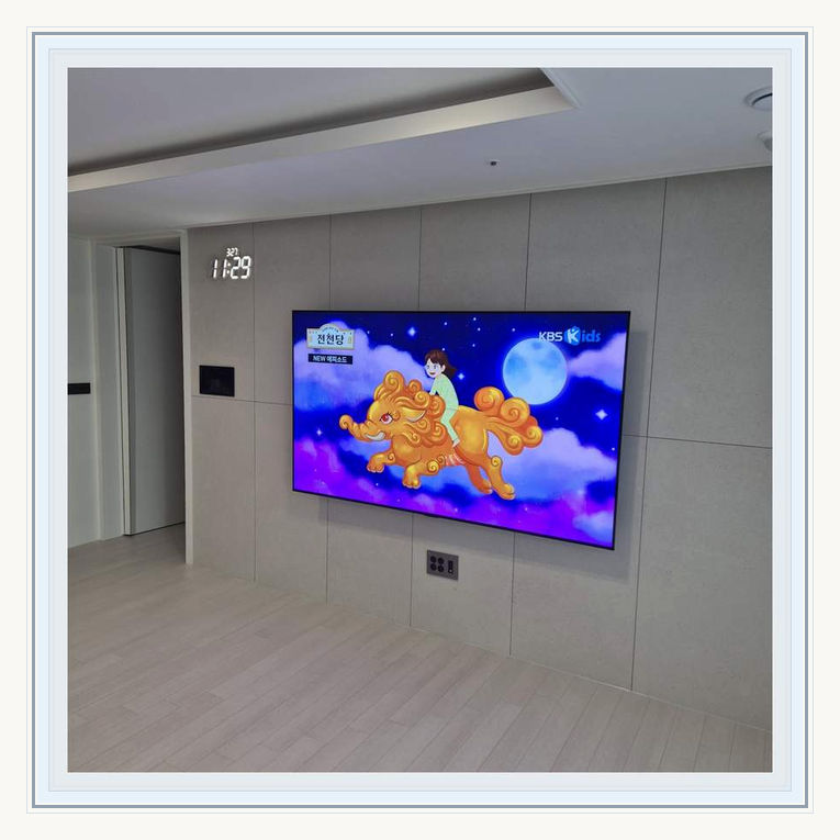 양천 목동 신정 티비 위치 옮겨 선정리 관련 설치 참고 사진 2 · 제품별 HDMI·랜·전원 연결 방향 차이를 검토하는 과정